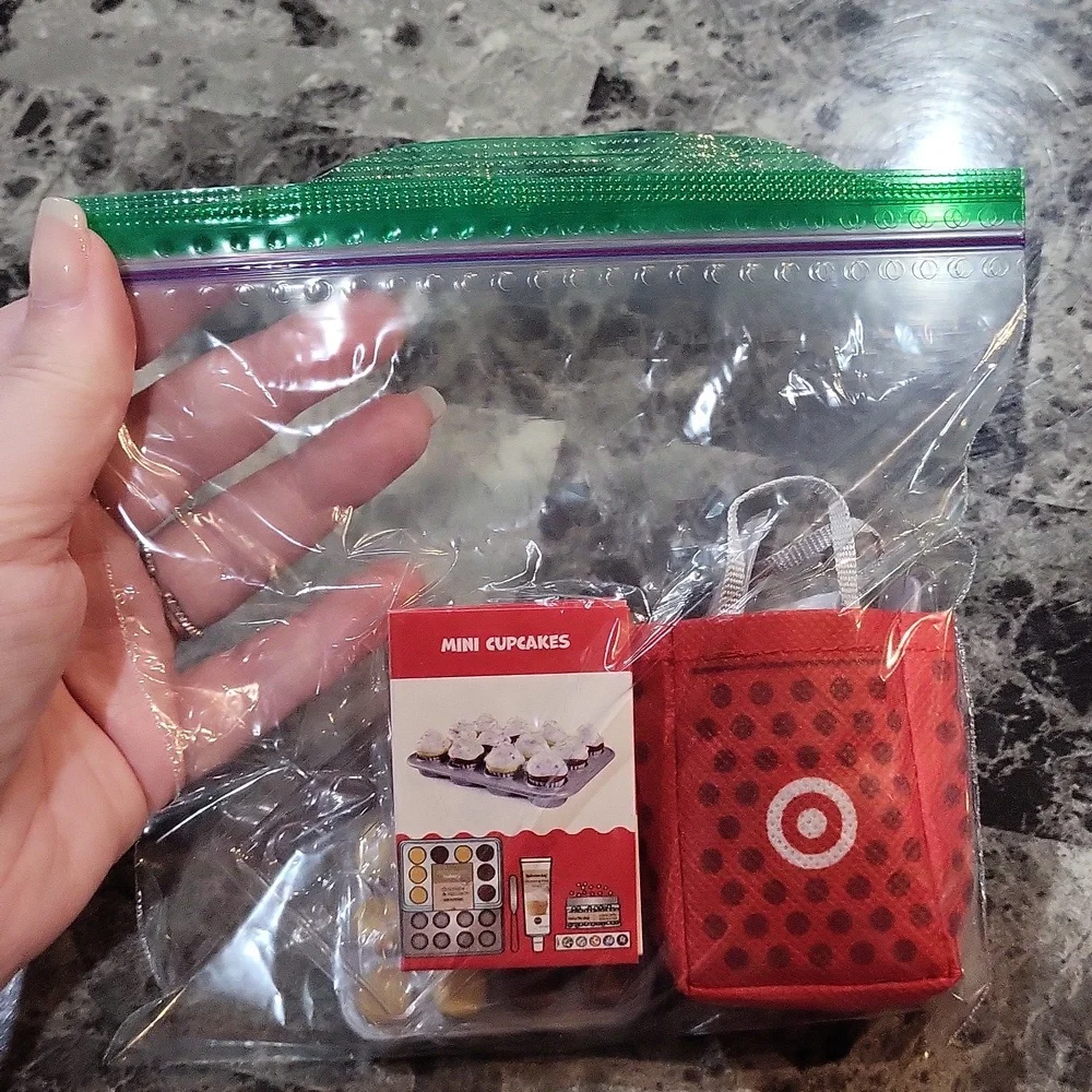 Miniverse Make It Mini Target Mini Cupcakes